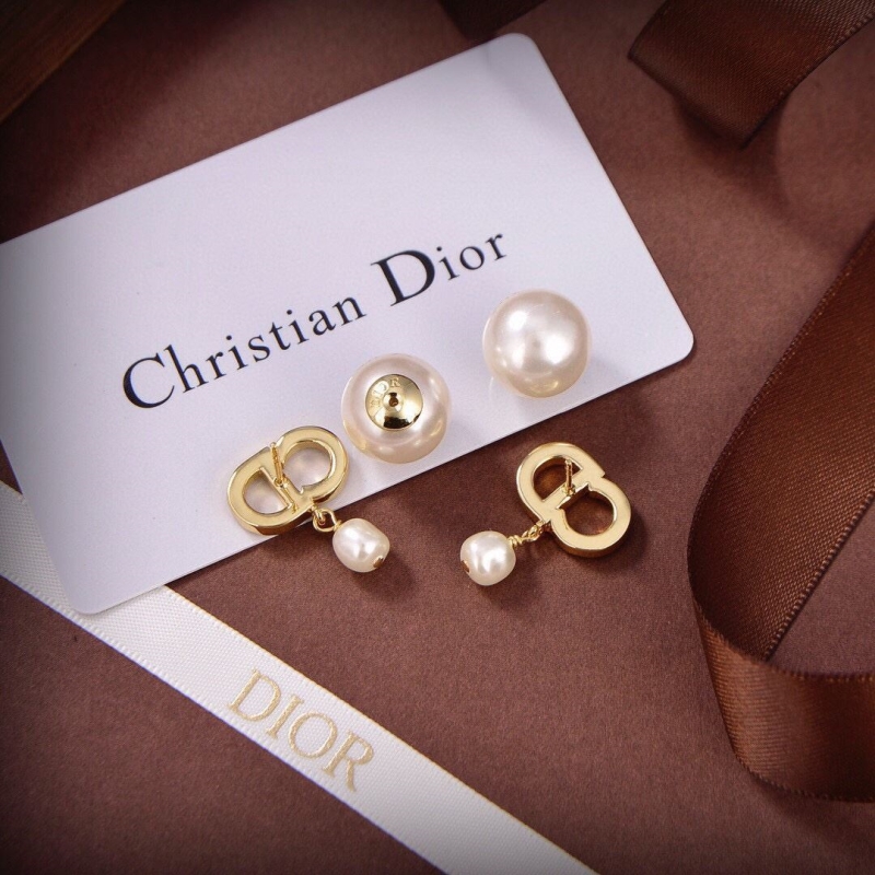 chr1st1an D10r earrings